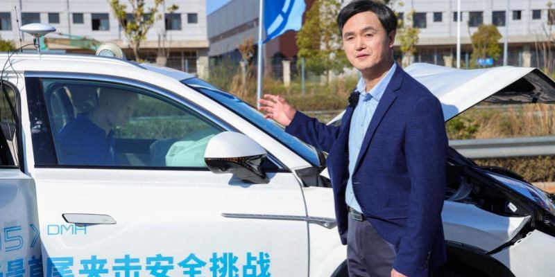 安全不输沃尔沃！荣威D5X DMH全方位挑战中汽研真实路况极限碰撞测试